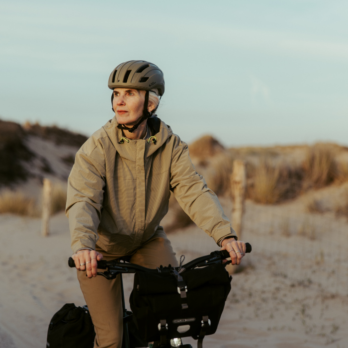Fahrrad, Bike, Hautpant, Helm, Sitz-/Fahrradkorb