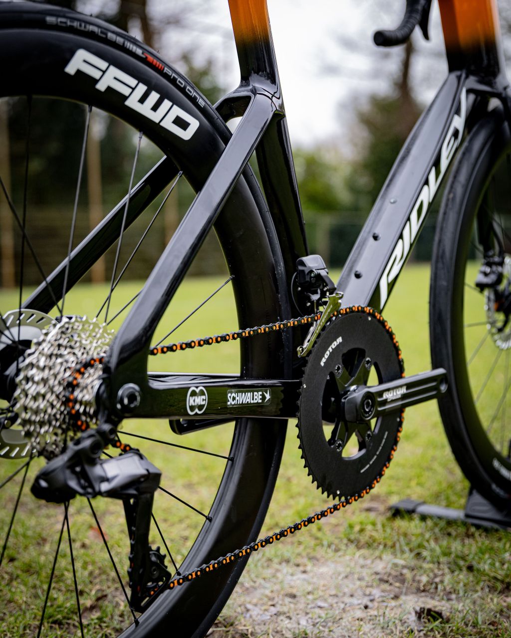rennrad, carbonrahmen, kette, schaltung, disc brake