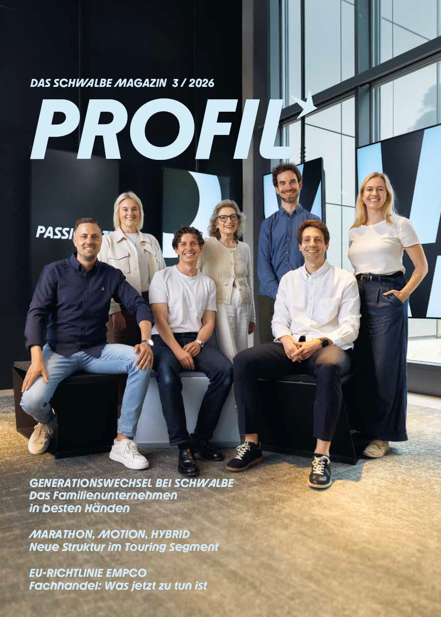 Team-Photo, Gruppenfoto, Magazine-Cover, Büro-Innenraum, Casual-Outfit
