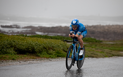 Was für ein Comeback: Sieg inklusive Hawaii-Qualifikation im erst zweiten Rennen nach der Babypause! Daniela Bleymehl hat den Ironman Südafrika gewonnen.