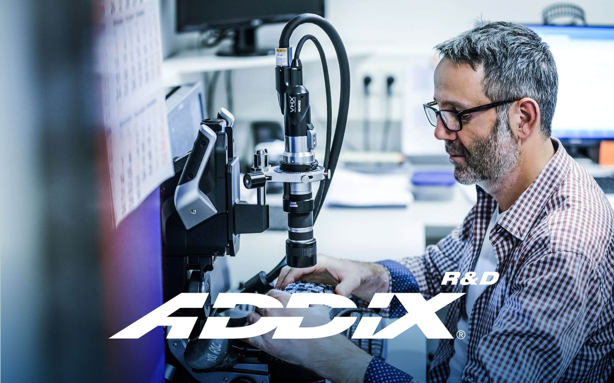 Push yourself to your limits and demand the most from your tire. When the pressure is on, it shows its true colors: more grip, more speed, more mileage. Experience a different dimension. ADDIX – the new compound for all legendary tires of the EVO line.