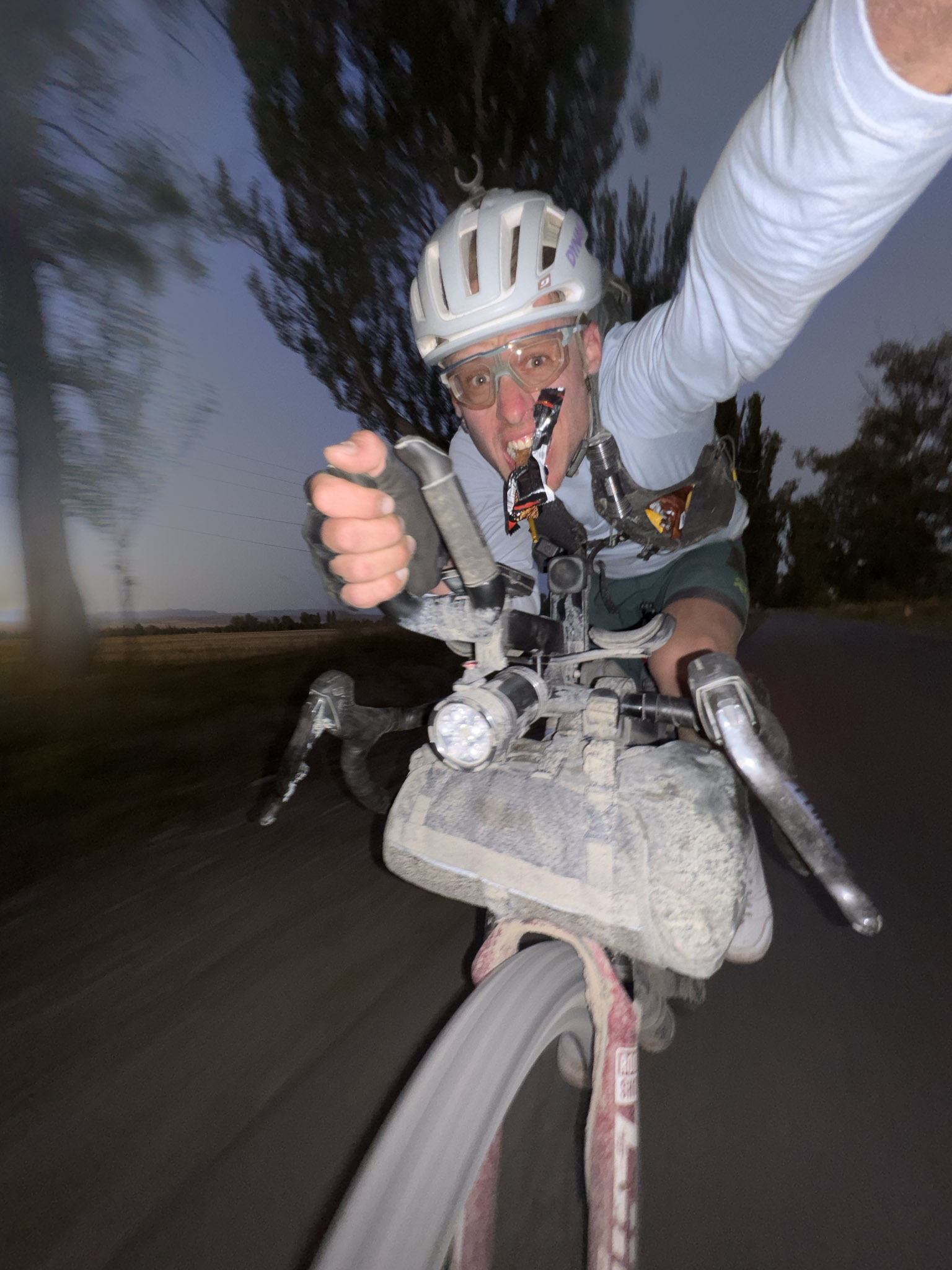 Roadbike, Radfahrer, Helm, Brille, Lenkerkamera