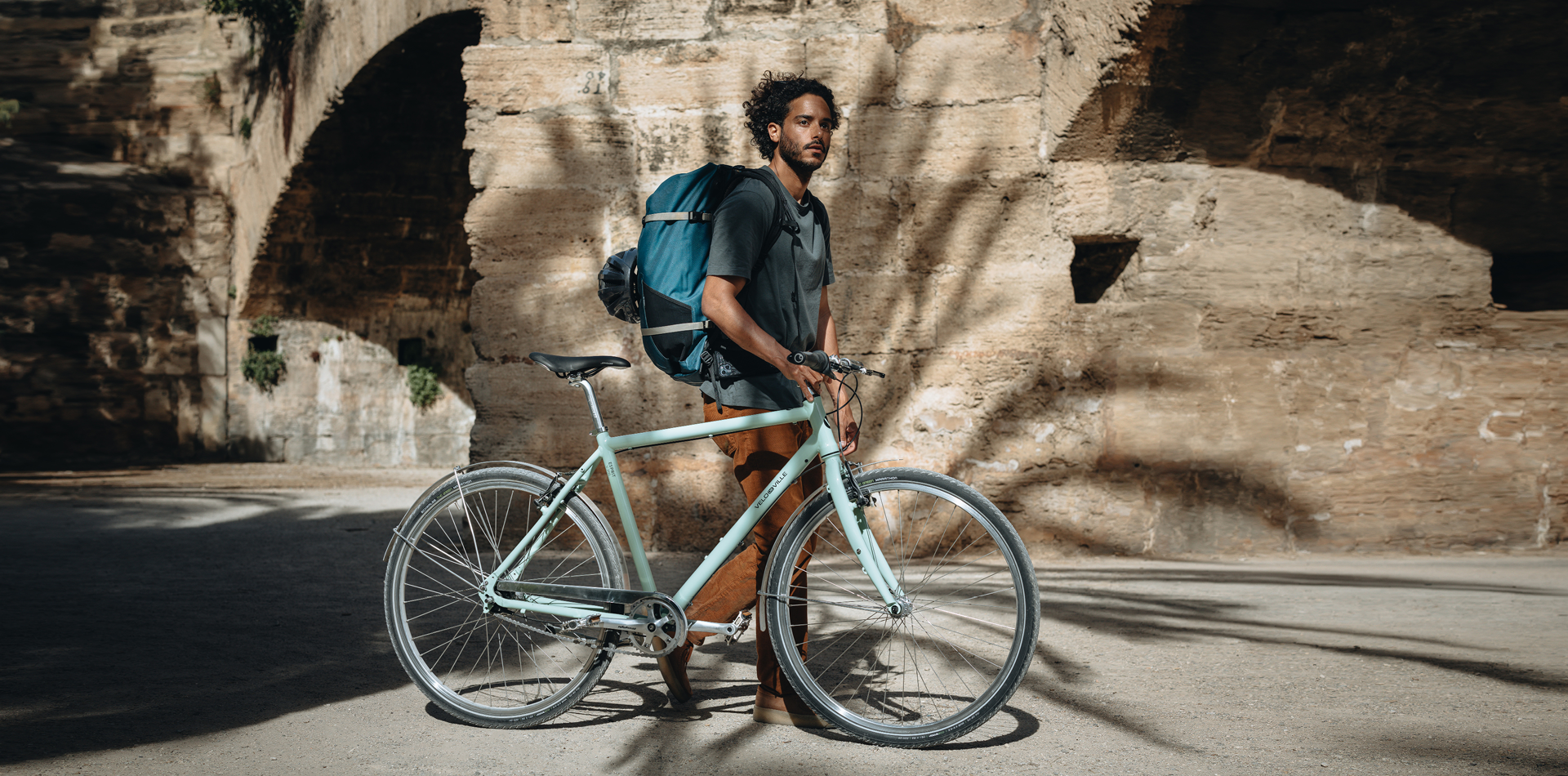 Man mit Fahrrad